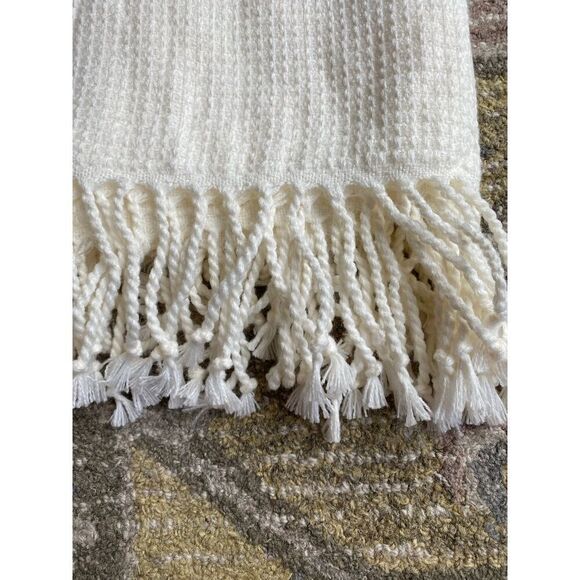 Hearth & Hand Magnolia Cream Acrylic Throw blanket - Picture 4 of 6